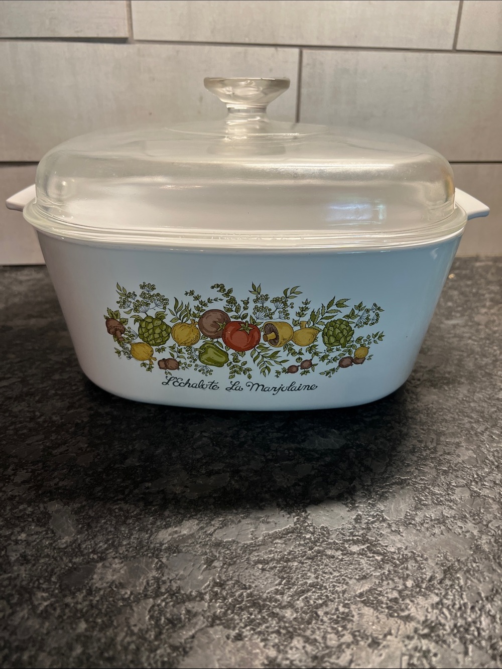 Corningware Spice of Life Covered Casserole Dish. 5 ltr.  Baking, serving